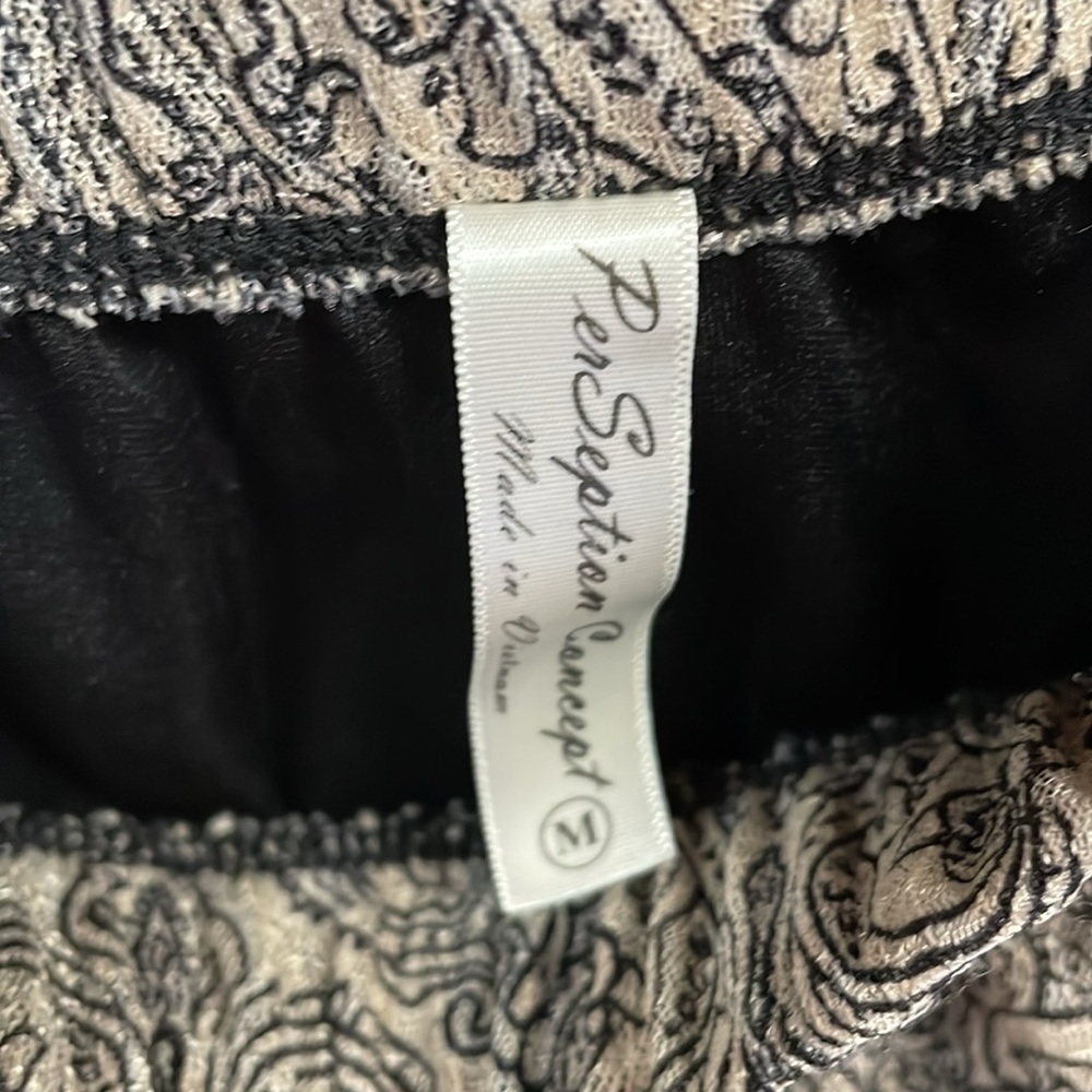 Paisley Off-Shoulder Top - Picture 2 of 4